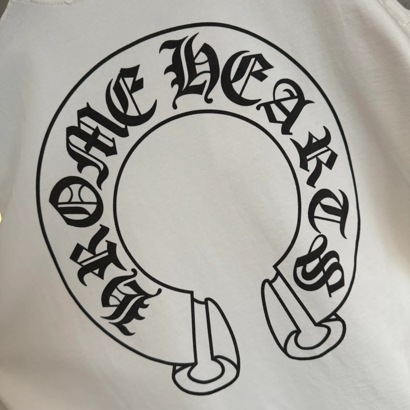 🅿️330 [Strict quality control] CH Crow Heart's new long-sleeved sweatshirt T-shirt. Heavy 340g double yarn fabric. Four flower positions on the front, back and left. Wash the whole garment twice. The four sides are frayed and torn. Heavy fabric. The neckline is made of icy Salona. Loose fit. Deep, wide and stylish. No deformation or shrinkage. Black and white color. Size: M-2xl